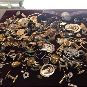 Mixed lot of old Jewelry, no precious metals 658 grams